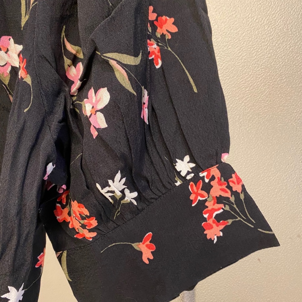 Express cropped wrap top - Picture 5 of 6